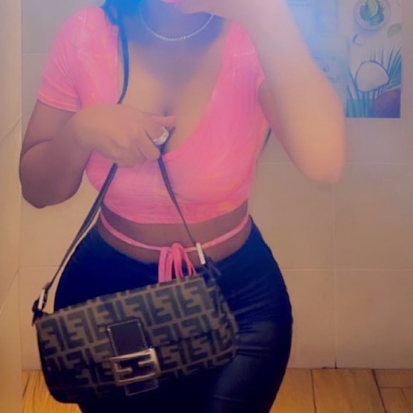 I only wore it once - Picture 2 of 4